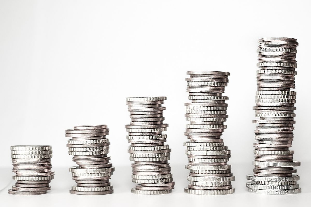 Do robots reduce wages?