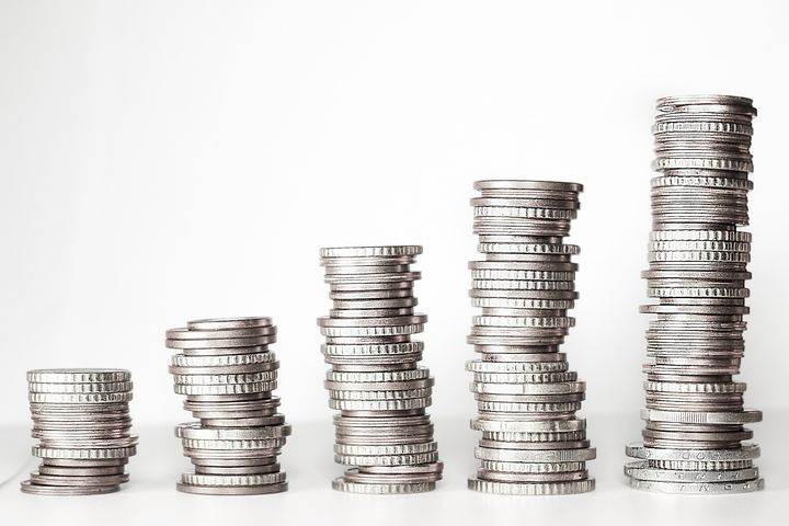 Do robots reduce wages?